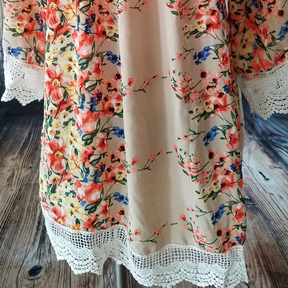 Floral kimono - Picture 3 of 4